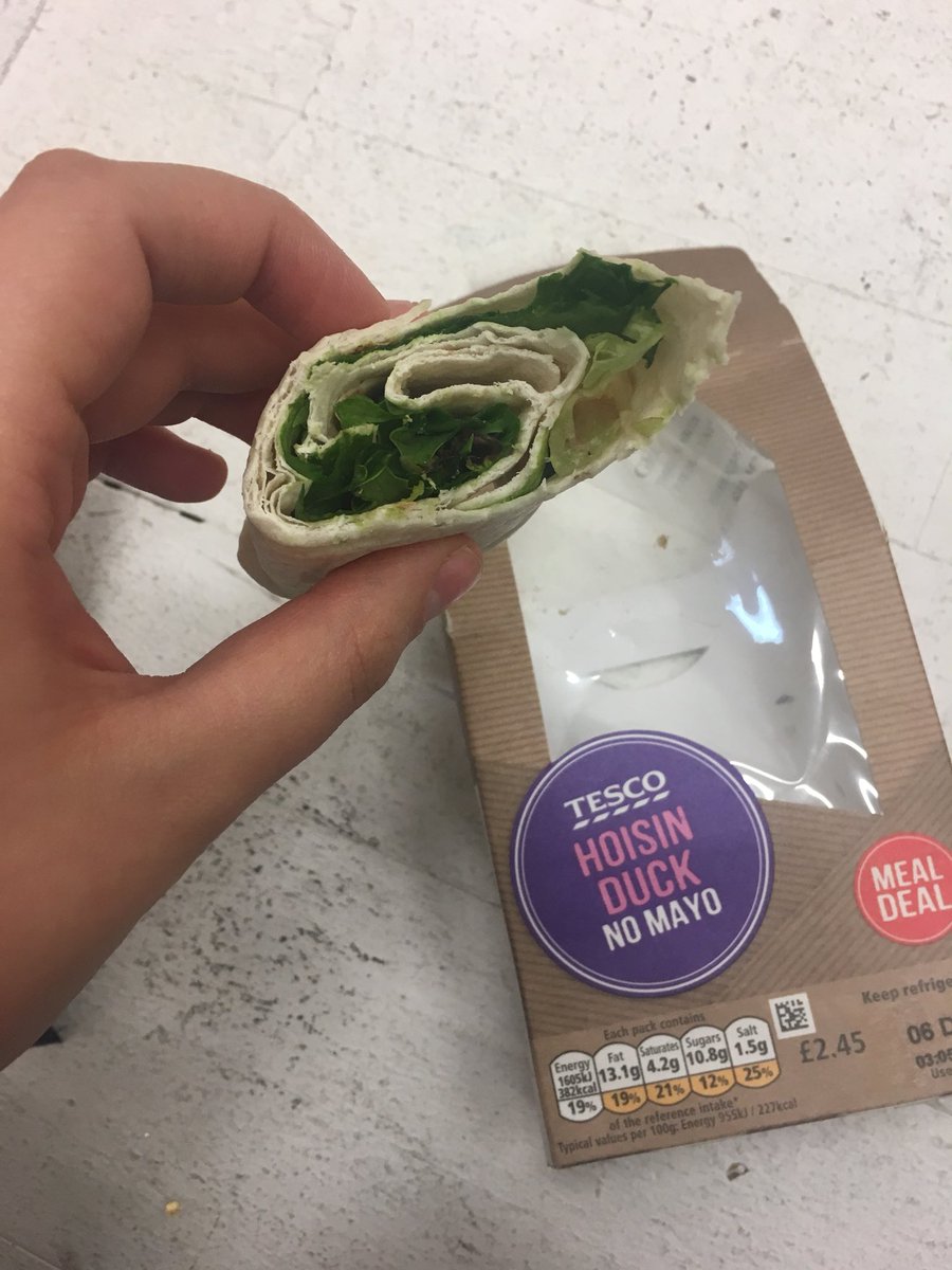 yimakeup's tweet photo. @Tesco halfway down my duck wrap and no sign of any more duck 🤔 #duckgate #imstillhungry https://t.co/GUjxuAxx94