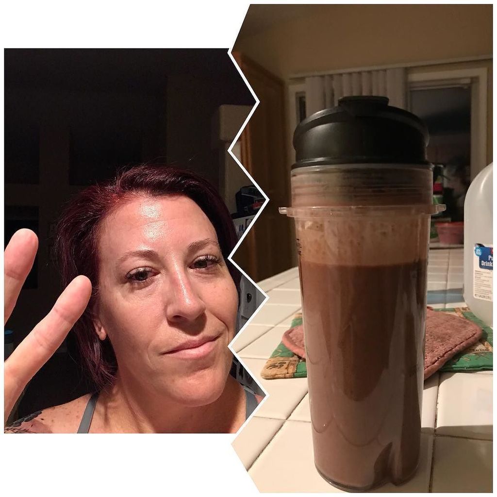 LuLaRoeGlmFairy's tweet photo. Week 1, Day 2, Shaun Week Pure Cardio 2! I am beat! Up later than normal because I have to report to Federal Jury Duty. Chocolatey goodness! π #beachbody #shakelogy #shaunweek #purecardio2 #sweaty #earlymorningworkouts #dayisstarted @diana.tallada @β¦ https://t.co/MXC5RCIyjr https://t.co/AaZoLhGNap