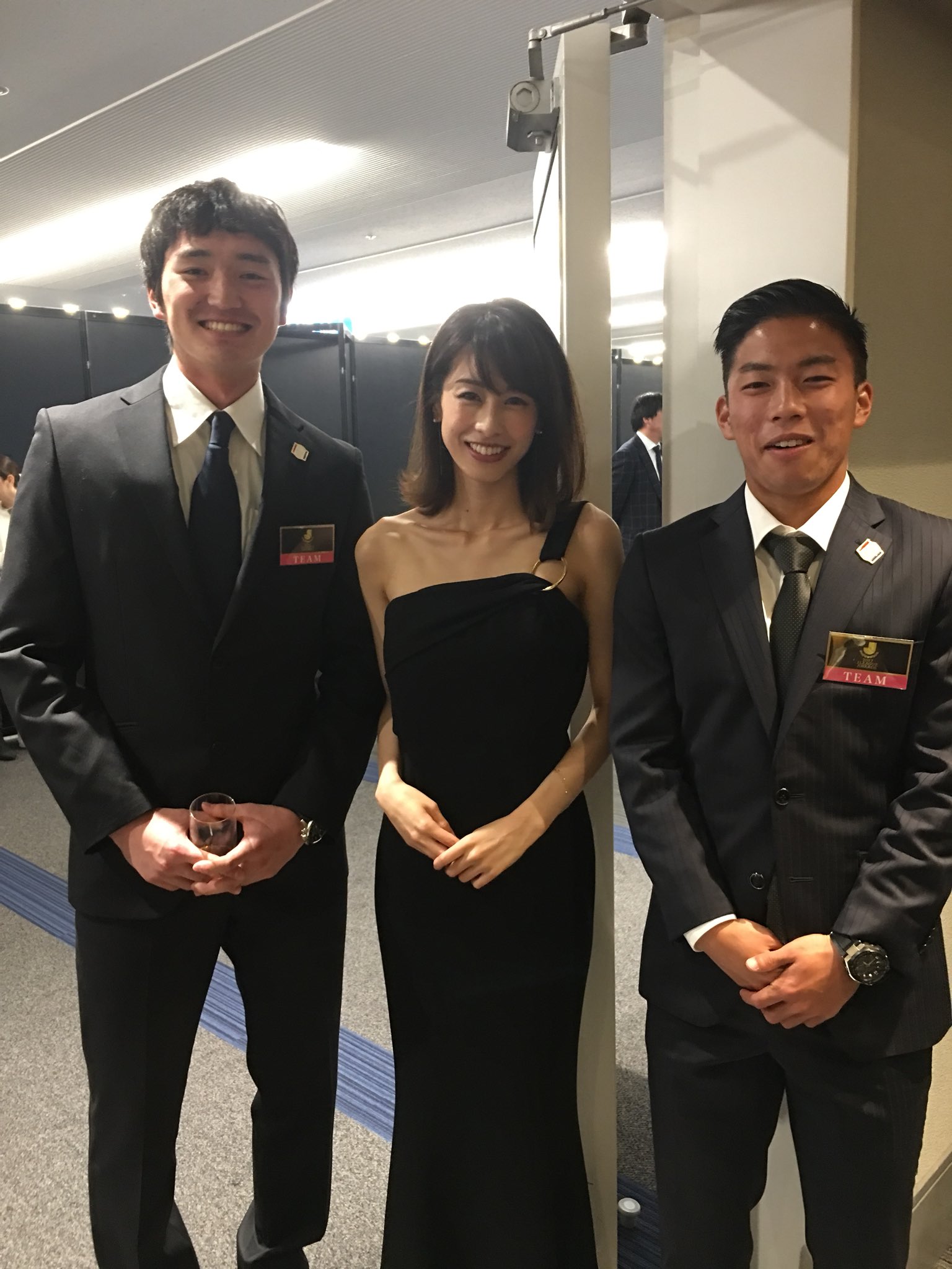 原田岳 今日は新人研修の一環としてjリーグアウォーズに来ていました そこで加藤アナと3人で撮りました T Co Pqvswfdbok Twitter