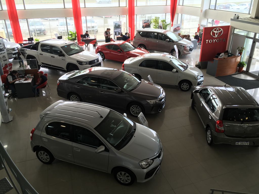TecnomOk's tweet photo. #DestinosTecnom Hoy, 5/12/17, estamos en #RíoGrande, #TierraDelFuego para la 1° jornada de capacitación de #NUBUX en @CelentanoMotors, concesionario oficial de @toyotaargentina  🚗✔

¡Gracias por recibirnos! https://t.co/rw8m0YB23N