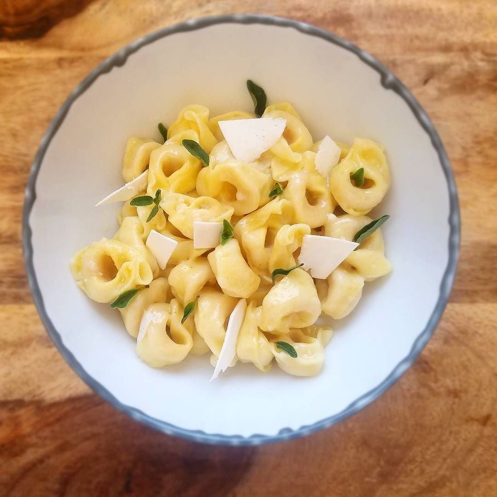 Chefyuryk's tweet photo. The perfect dish for a rainy day!
Tortellini filled with cheese and a simple butter sauce with oregano then garnished with salty ricotta salata.
.
.
.
.
.
#barillaemp #pastaaddict #pasta #armyofchefs #pastalife #tortellini #foodporn #foodartchefs #chefso… https://t.co/25hAl9CIOE https://t.co/qJYOORS80U