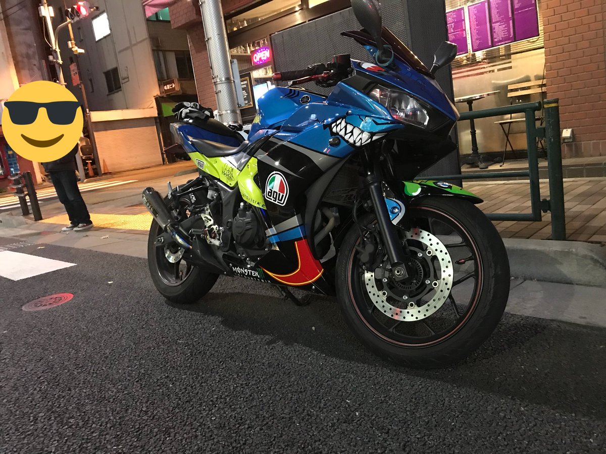 takenoko_750's tweet photo. 本日YMHのS250RR納車しました！！
S1000RRで見るカラーリングですよね？かっこいいでっしょ！！ええ！？
カメライダーさん撮影声かけてください！？笑

#こんなR25初めてぇーの方RT
#バイク乗りと繋がりたい 
#YAMAHAが美しい 
#YZF-R25
#おっぱい好きはRT
#フォロー待ってるよ♡ https://t.co/cTcpf0SEXv