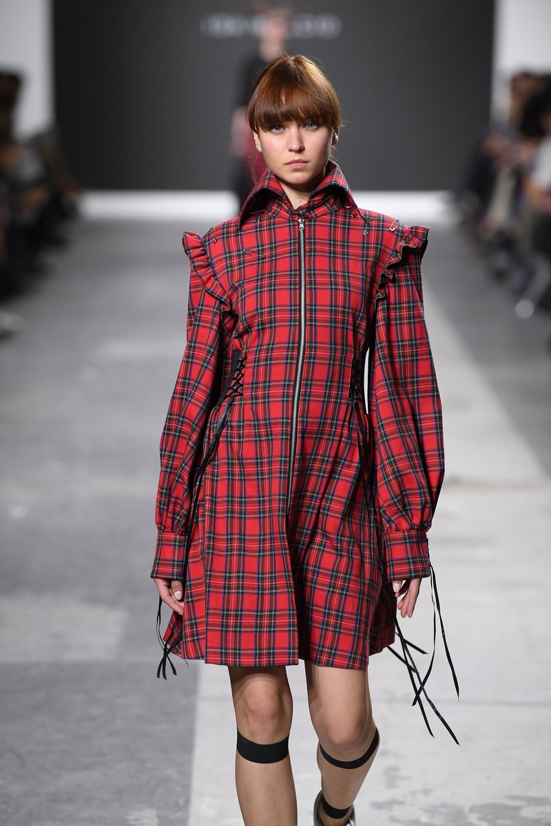 harimnetwork's tweet photo. Ida Muccio's first fashion collection here #thatsharim @FashionGradIT --> https://t.co/plKMYvy4ae https://t.co/BpjtMPiNnm