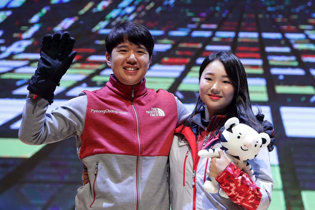 Happy #InternationalVolunteerDay ❤️ @pyeongchang2018