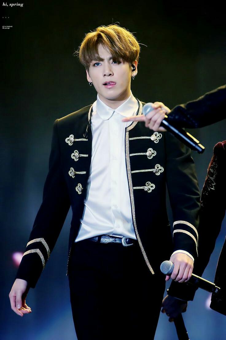 artsyhope's tweet photo. #MenosUvaPassaEMais Jeon Jungkook na minha vida! Amém! https://t.co/CFTVrhqVsB