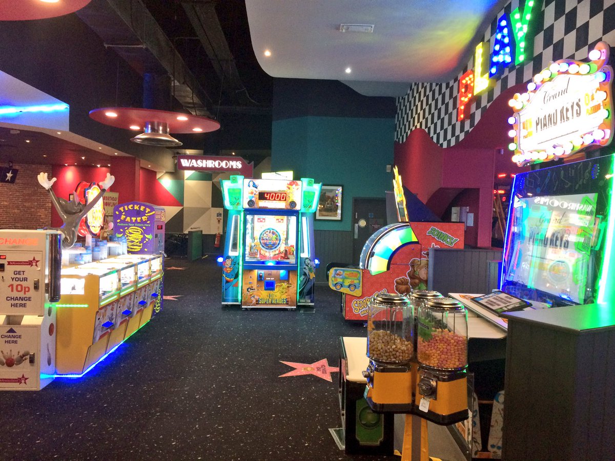 TWdwntwn's tweet photo. We've been invited to the @HollywoodBowlUK in #TunbridgeWells today to check out the refurbished lanes, cafe and virtual reality games. #LimberingUp #BrokenWrist https://t.co/PkfA1I8YMC