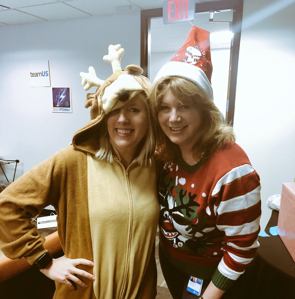 AlysonWoodard's tweet photo. Crazy ladies of #OHPA bout to get it on! #phuninphilly #lifeatatt #unleashtheEAST https://t.co/Jxd6bPuDGa