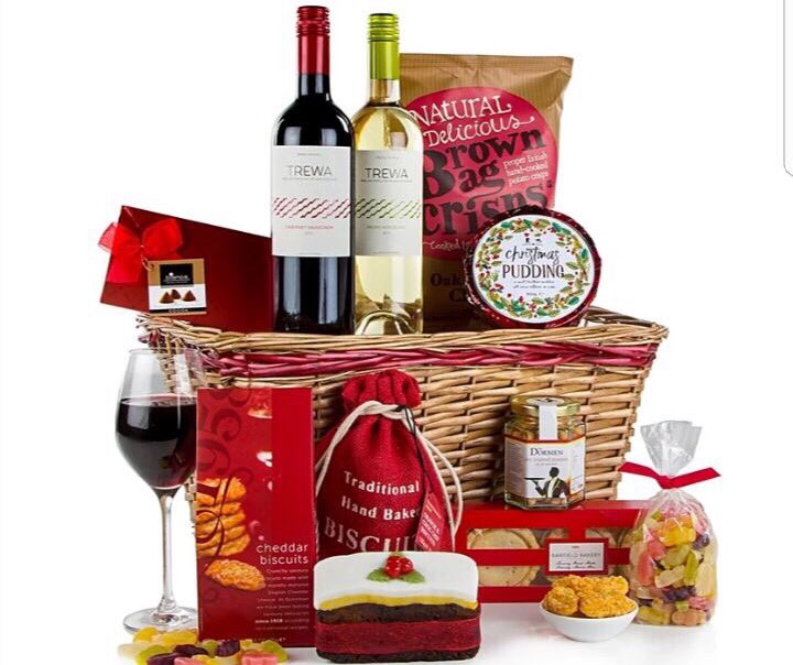 Head to our Facebook page to WIN this #Christmas #Hamper 😍🎄✨ facebook.com/carpets2youmk #MiltonKeynes #Bedford #Northampton