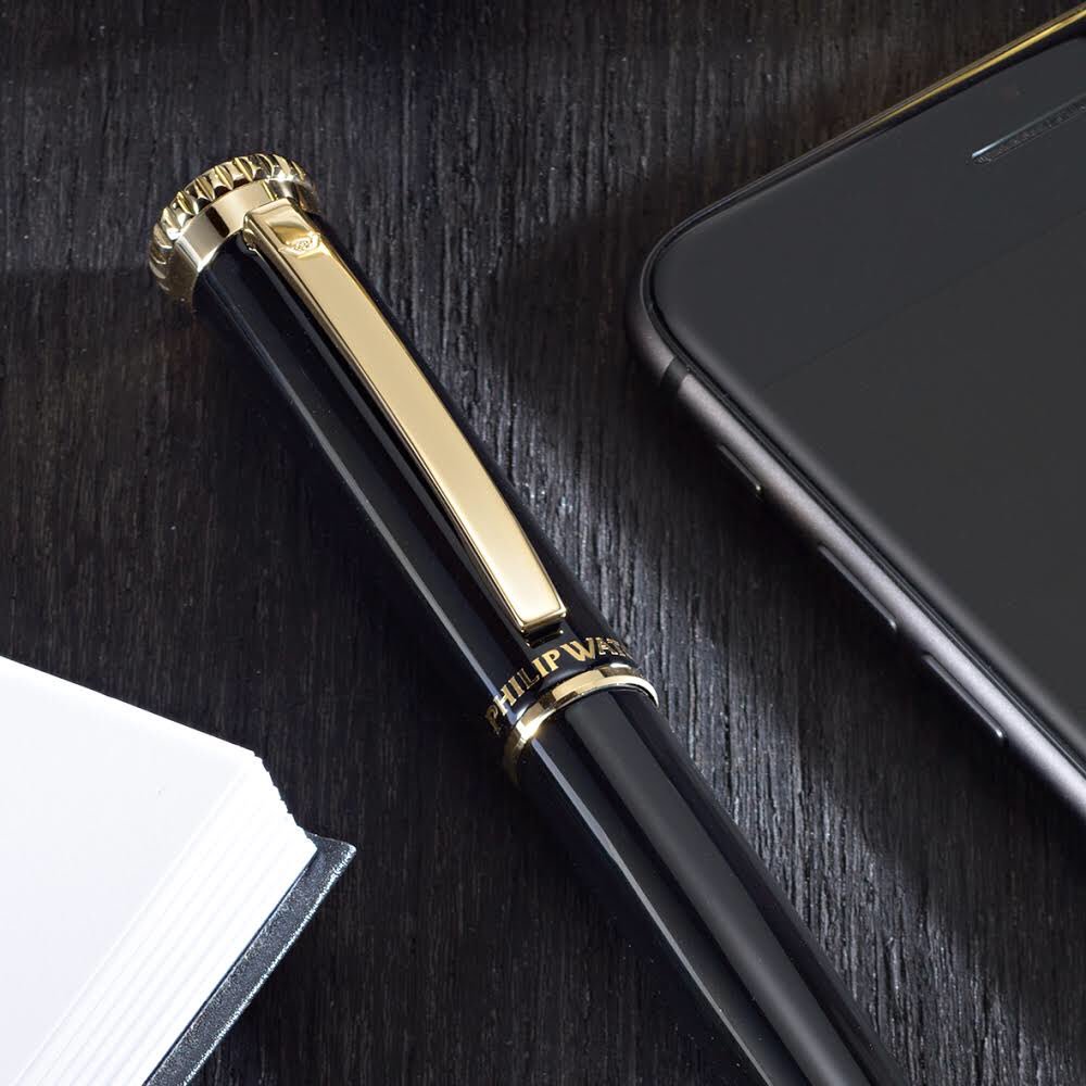 Stile ed eleganza che lasciano il segno. bit.ly/Penne_NewColle… #PhilipWatch