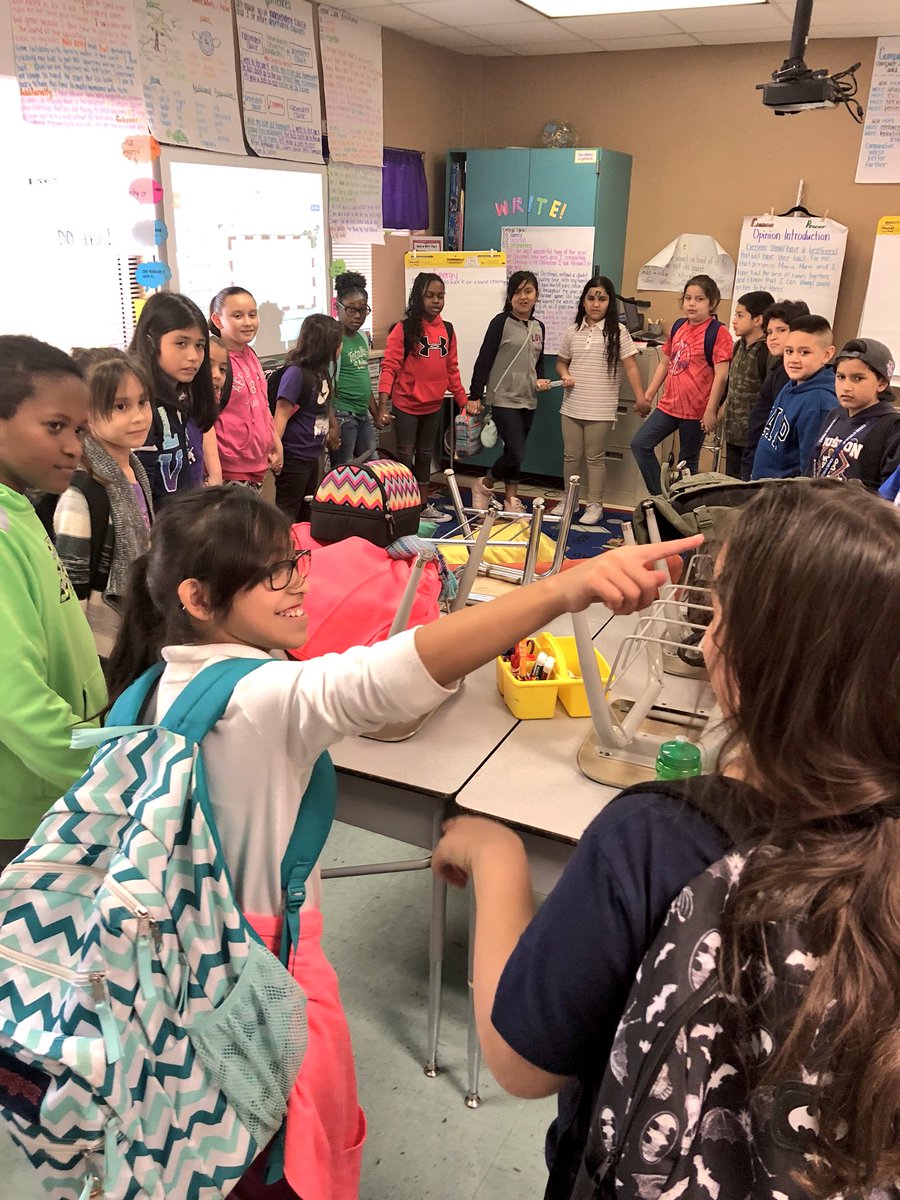 HerreraHuskies's tweet photo. 4th graders learning about open and closed circuits! #HerreraSTEM #STEM #HISD #TeamHISD @HISD_Supe @HoustonISD @TeamHISD @DrFennick https://t.co/BC7UZGFGAZ