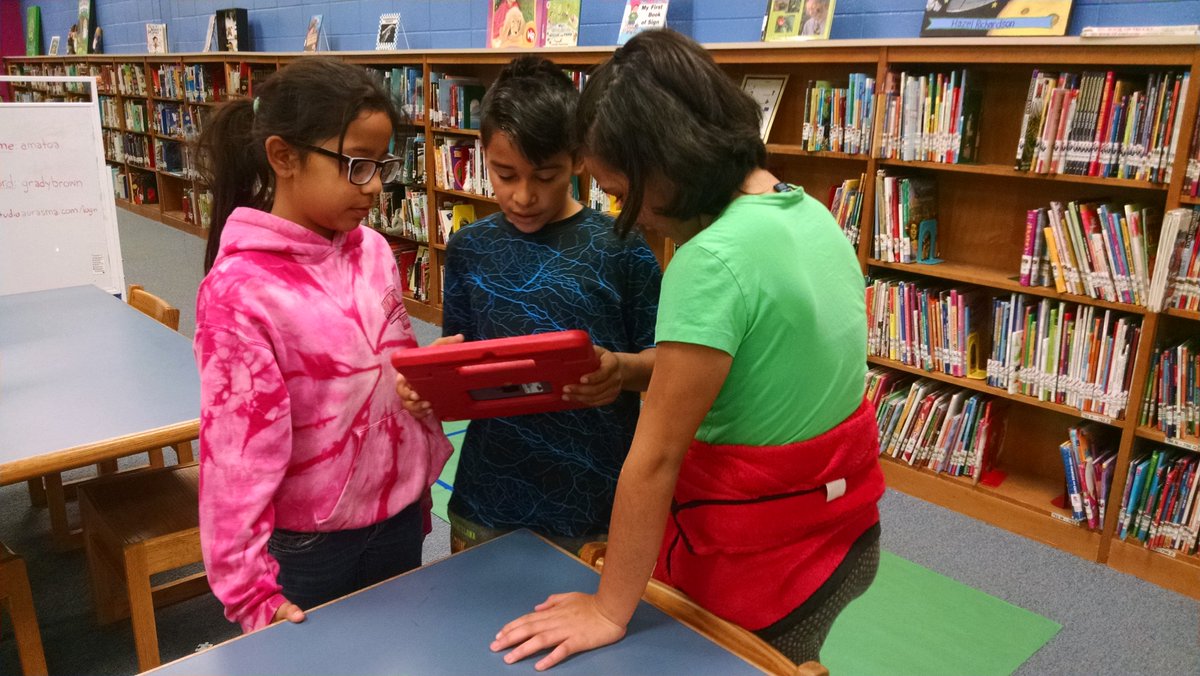 elizabethmccue4's tweet image. Coding at GAB Sphero golf! #PowerofcodeOCS  @GABChamps @EdTechAmato @jennifercypra @Carson_Jen_E