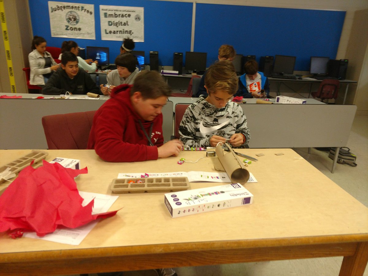 AStephensMath's tweet image. Science Outreach Days for 8th grade at CWS. Make a toy using Little Bits. #PowerofcodeOCS #CWSMS_Stem