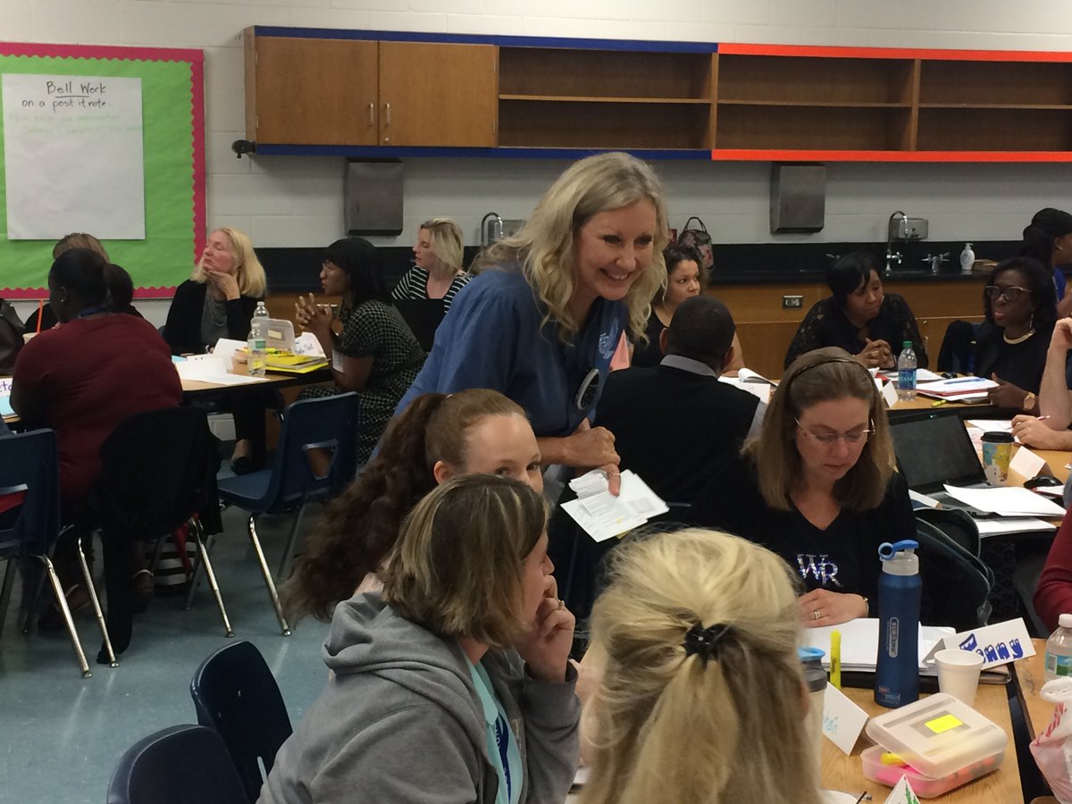 RobBixler_OCPS's tweet image. Day 2 of DPLC begins.  #learningfromcolleagues