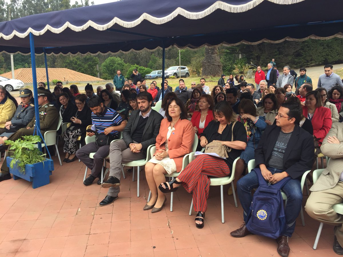 reddeemergencia's tweet photo. vía @RNEValparaiso Dir Nac Fonasa Dra. Jeanette Vega y alcalde @MunicipioValpo @JorgeSharp firman acuerdo para recuperar Parque #QuebradaVerde para uso público https://t.co/LW5L7JldsW #TodosSomosRNE