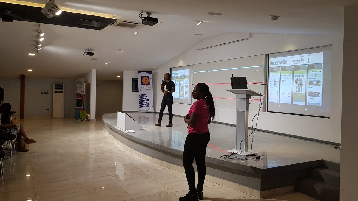 bussy_boo's tweet photo. #GirlmeetsTech. Who runs the world? Girls! It was an exciting session. Everyone wants a feel of @MyDreamVille.... #DiamondFuture #DiamondCoolTeens #beyondbanking https://t.co/VUJQ4SoyFA