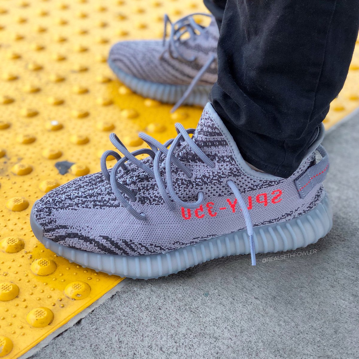 yeezy beluga 2. stockx