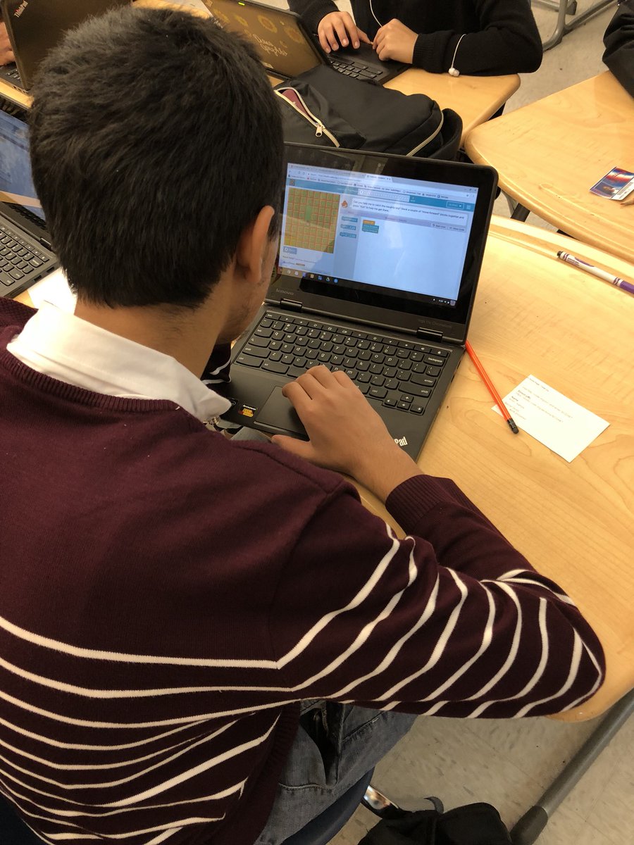 nyyjmo's tweet image. Week of code fun @TCWTitans in engineering class! @IntlAcademyTCW your students are rocking it! #weekofcode #coding @codeorg