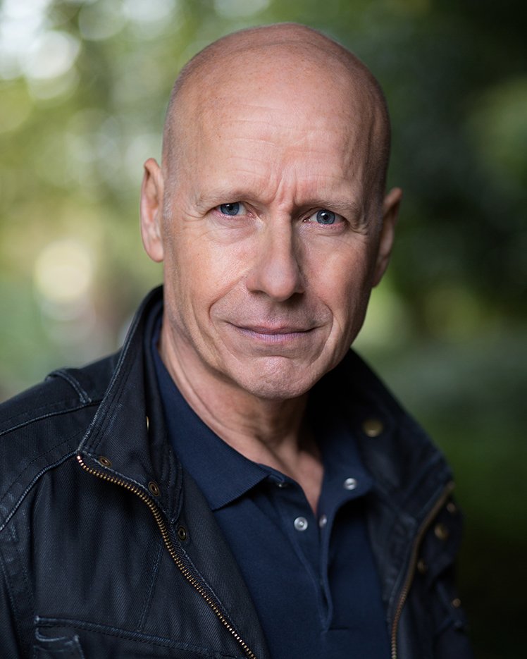 OppressionOlymp's tweet photo. Let's start with the man playing husband, father and all round cynic Simon - Philip Gill. Philip has played lead roles at The Old Vic previously and at the New Wimbledon Studio Theatre and Whitechapel Gallery in 2017. https://t.co/xlWIWkGpxI https://t.co/HDq4Ljz2Hj