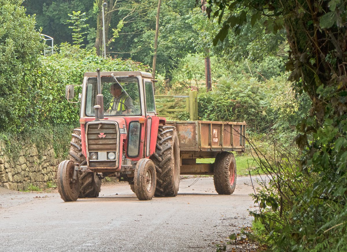 CornishMutual's tweet photo. Mud on the roads can be a real problem over the #winter. We are urging #farmers to clean up their act to keep other road users safe. #farmsafety https://t.co/BdZbbSWJ1J https://t.co/S9rmQja08c