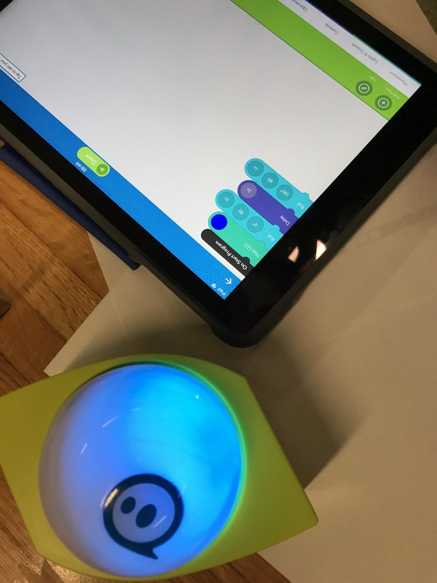 lorilisai's tweet photo. Come play w robots! @Ozobot @SpheroEdu coding in the lab #lamoillelearns https://t.co/G8ZSDJEtlk