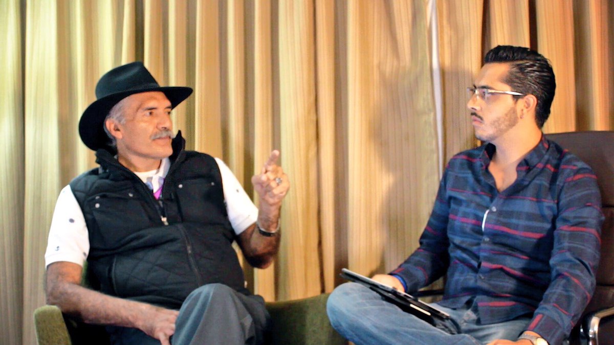 LNR_Noticias's tweet photo. Entrevista exclusiva con el @DrJMMireles en el marco de la presentación de su libro #TodosSomosAutodefensas en la #FIL de Guadalajara donde se abordaron diversos temas de actualidad como la #LeydeSeguridadInterior y la narco-cultura en #México https://t.co/KIJyQgKfrj https://t.co/Y9wrSGIoZI