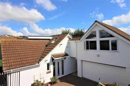 For Sale! A stunning detached individual contemporary house with 4-5 bedrooms, appointed to a high standard throughout.
qoo.ly/jqzgx
#Paignton
