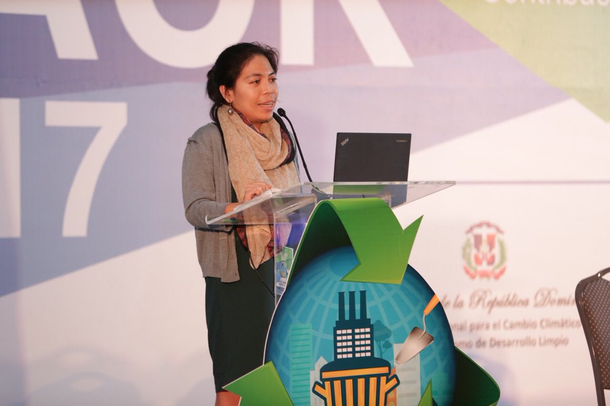 ProyectoZACK's tweet photo. Nella Canales experta e investigadora en temas de Cambio Climático, expone sobre arquitectura de la financiación climática global y para America Latina y El Caribe. 

#ForoZack 
#FinanciaciónClimáticaRD
#ForoZack2017
#ClimateFinanceDR
#GermanySupportNDC
#DRClimateAction https://t.co/gSKu9N9x55