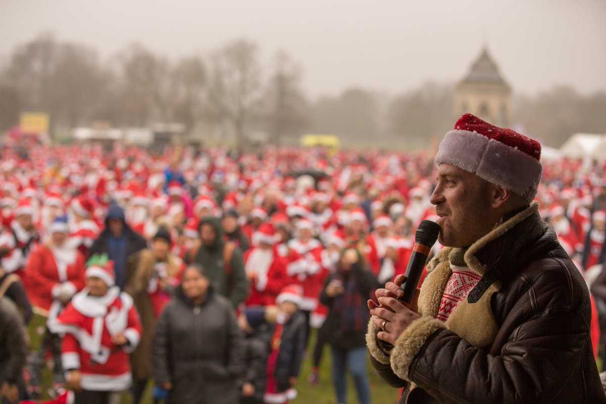 olly_stock's tweet photo. Here is just a small selection of the photos of me hosting the @doitforcharity #SantaRun2017 on Sunday in London’s Victoria Park. An amazing event, congratulations to all who took part raising money for over 130 charities including lead charity @alzheimerssoc... #RunSantaRun 🎅🏼 https://t.co/gtkDX83PQp