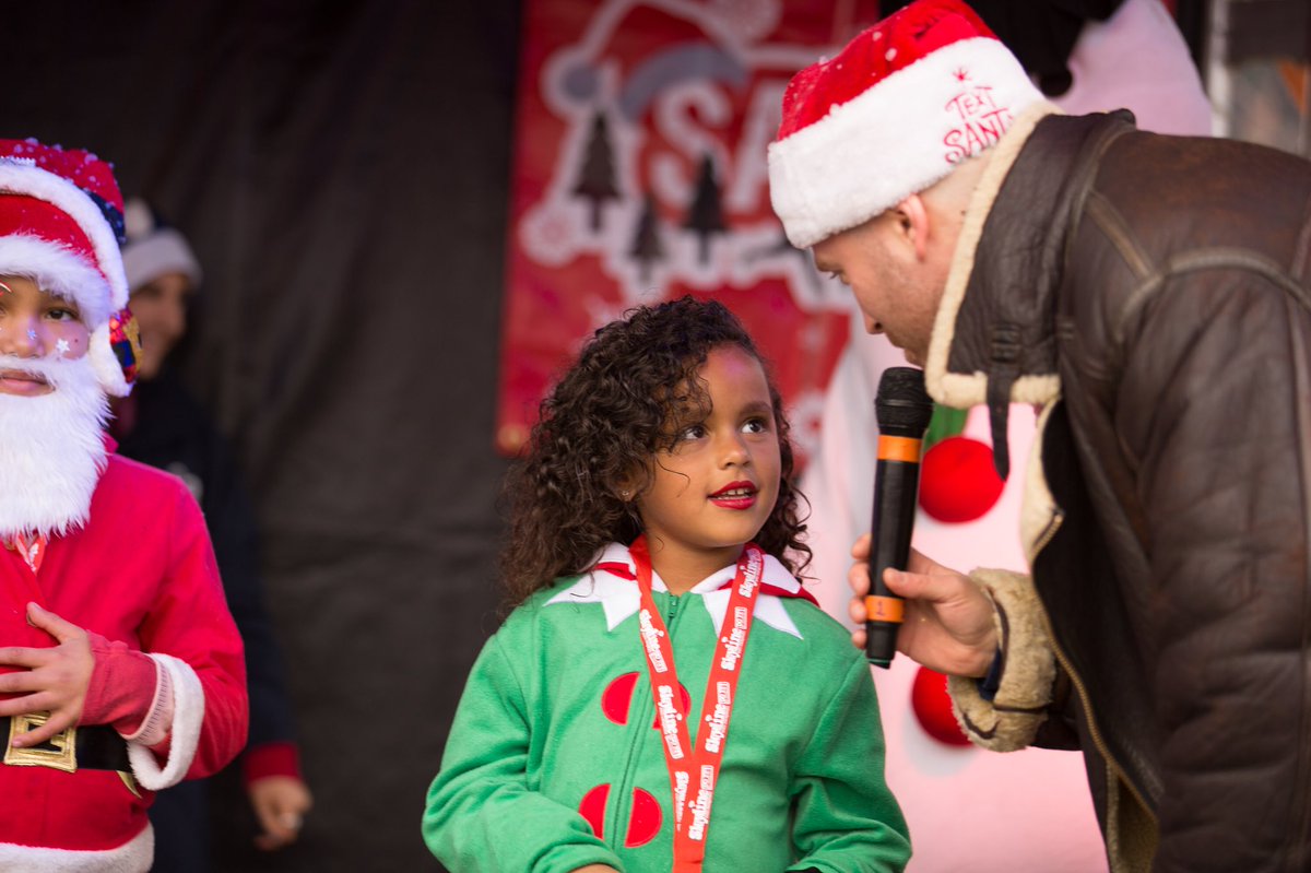 olly_stock's tweet photo. Here is just a small selection of the photos of me hosting the @doitforcharity #SantaRun2017 on Sunday in London’s Victoria Park. An amazing event, congratulations to all who took part raising money for over 130 charities including lead charity @alzheimerssoc... #RunSantaRun 🎅🏼 https://t.co/gtkDX83PQp