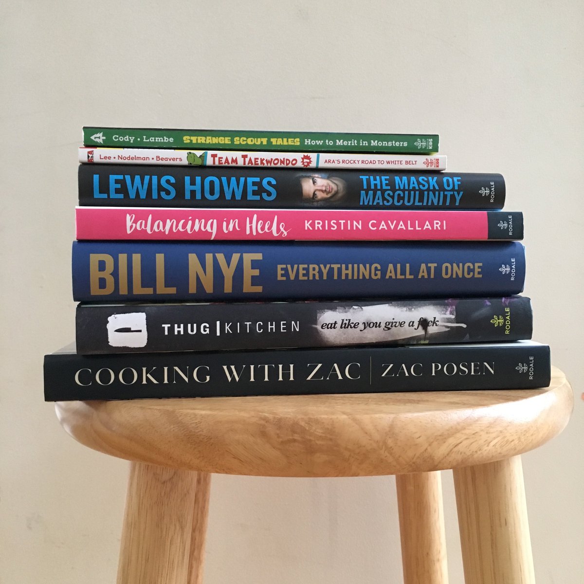 wellenoughbooks's tweet image. #Giveaway! Follow us &amp;amp; retweet this to enter to win an amazing box of books from our favorite @rodalebooks and @rodalekids authors, including @thugkitchen, @zacposen, @billnye, @kristincavallari &amp;amp; @lewishowes! NPN, 50 US&amp;amp;DC (exl. PR &amp;amp; CAN), 18+ ends 12/7 via @RodaleWellness 🎁