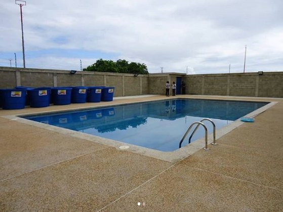 AlcaldiaManeiro's tweet image. La Piscina Manuel "Tiburón" Laborí ubicada en el Centro Deportivo Municipal de Pampatar es otra obra de  @darvelis1 que siempre ha apoyado al deporte en el municipio. La pileta beneficia a los estudiantes de la UE #BernardoAcosta y demás nadadores de la comunidad