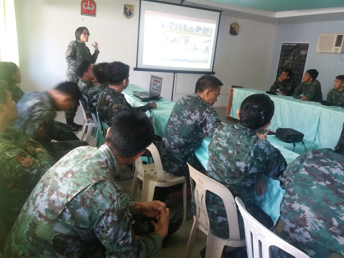 pnpsaf_2sab's tweet photo. #CascadingofPNPPATROLPLAN2030
#2SAB
2SAB troops conducting continous cascading of PNP PATROL PLAN 2030. https://t.co/vGk15kMssc