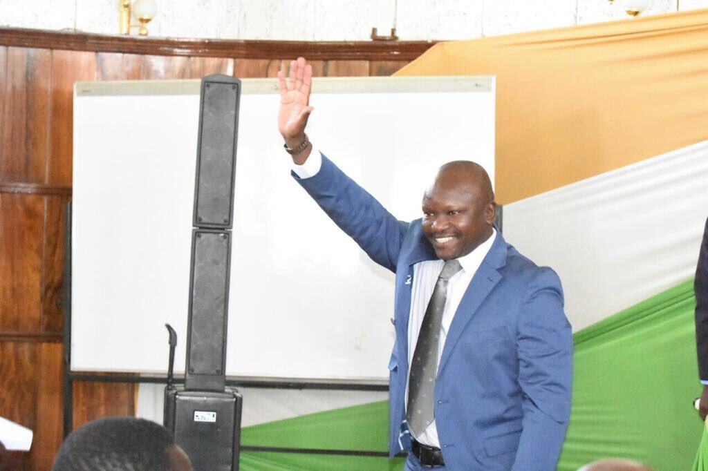 RichardDOgendo's tweet photo. Today I was sworn in as CEC for Economic Planning and Development for Kisumu County. We will work together to implement @AnyangNyongo Manifesto @RailaOdinga https://t.co/VX3E596oqI