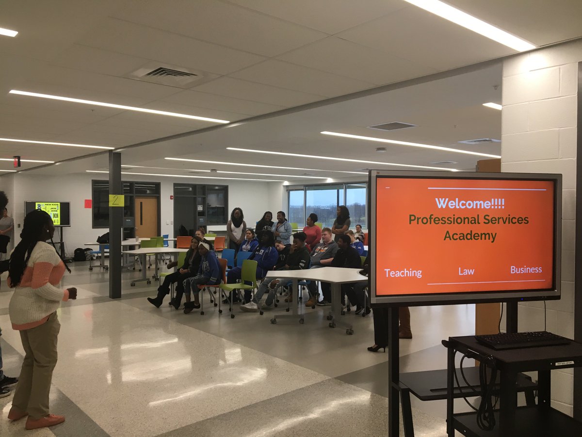 FDHSacademies's tweet photo. So proud of our @FDHSProAcademy students who have done an AMAZING job showcasing what they're learning at this week's Showcase! 👏👏 From teaching, to law, to business—these Broncos know their stuff! 💯 #FDHSBethe1st https://t.co/wCtKL4VfaA