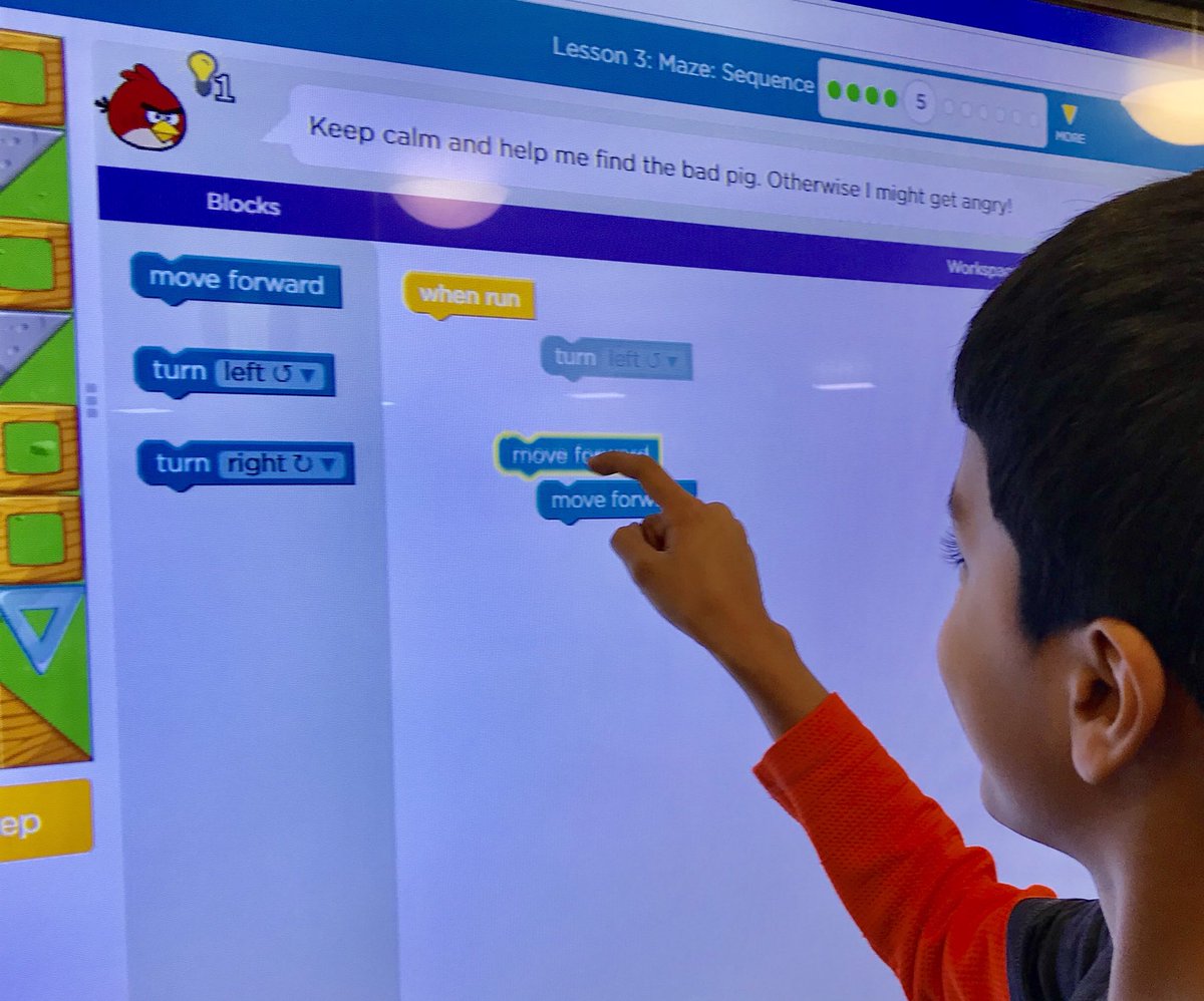 Jennifertkramer's tweet photo. Having fun coding for Computer Science Week! https://t.co/1IBmtODmwY
