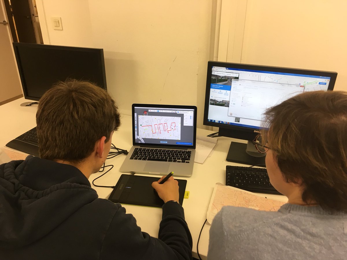 yschools_edu's tweet photo. La semaine du numérique continue à l’École Supérieure de #Design ! C’est l’heure du #workshop ! ✏️ #DesignInTheShell https://t.co/Z7a9Bcll8w