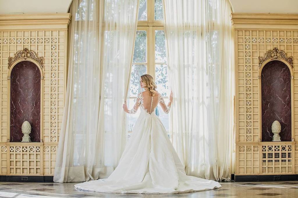 Make a dramatic entrance on your wedding day with our Alex gown! #ElvetCollection LA boutique only. Coordination: @charis_events // Floral Design: <a href="/designerdana/">Dana Gorby</a>.lee // Photography: <a href="/andyseostudio/">Andy Seo</a> // Gown: <a href="/jinzabridal/">Jinza Couture Bridal</a> // HMUA: @viviantranmakeup // Jewelry: <a href="/margaretrowe/">Margaret Rowe</a> // M…