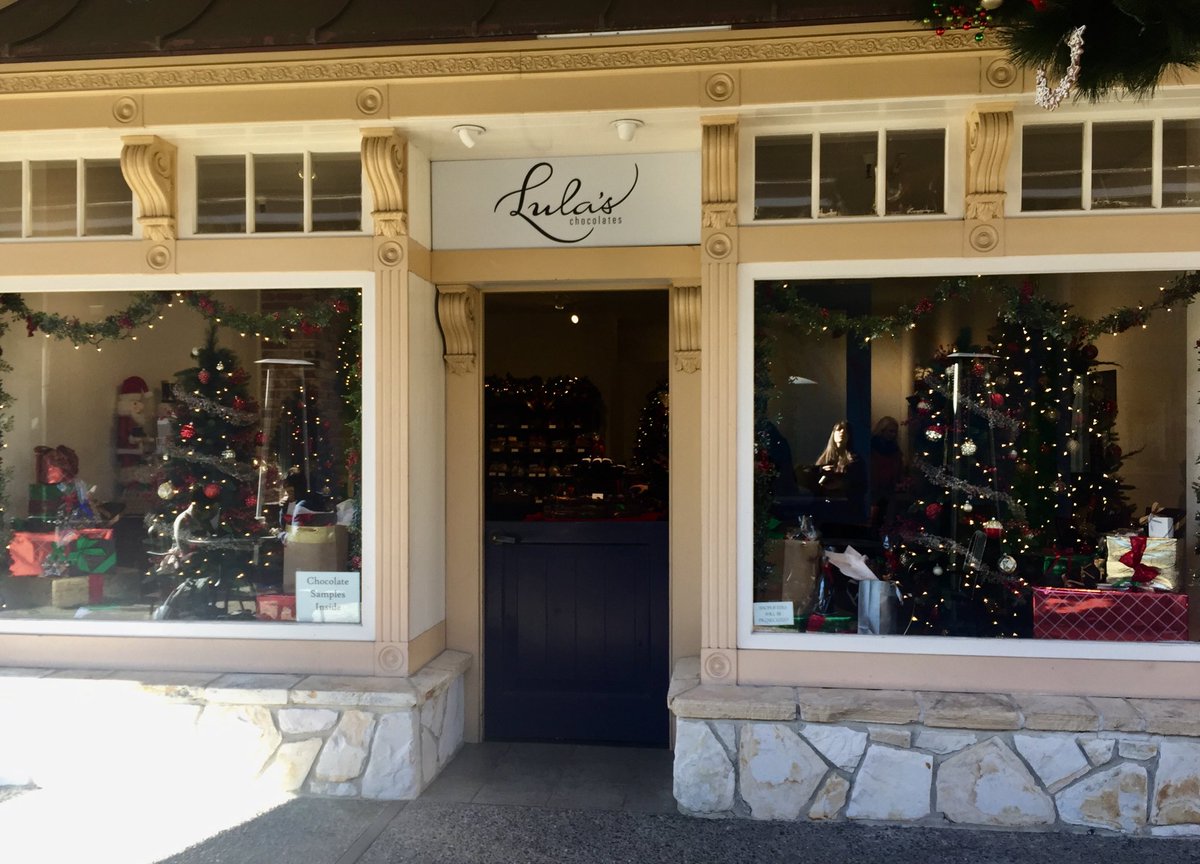 ProRetailInc's tweet image. Come and get #HolidayChocolate at the new #PopUp at Del Monte Shopping Center in Monterey!  #delicious #TeamPRI