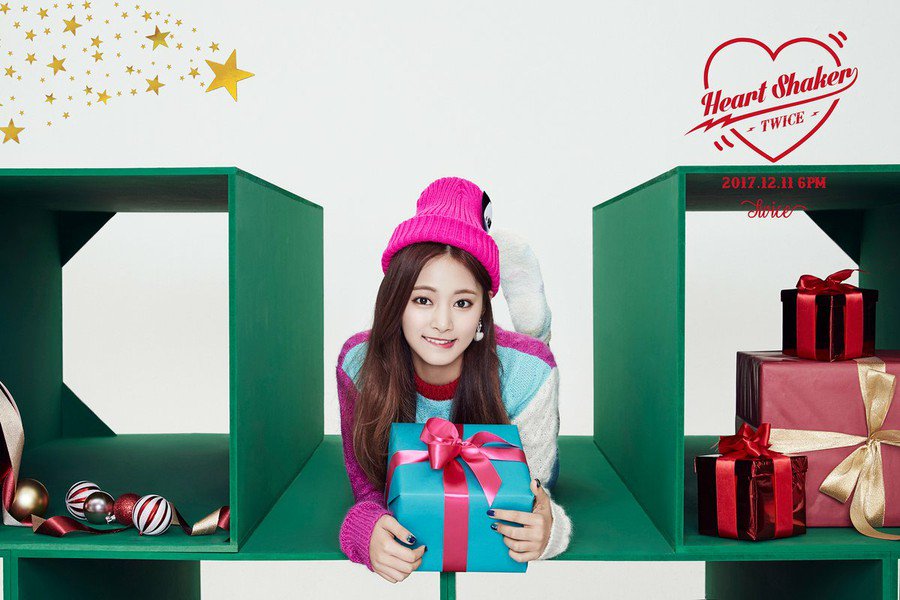 T公式】TWICE ツウィ、TWICE The 1st Album：Repackage <Merry & Happy