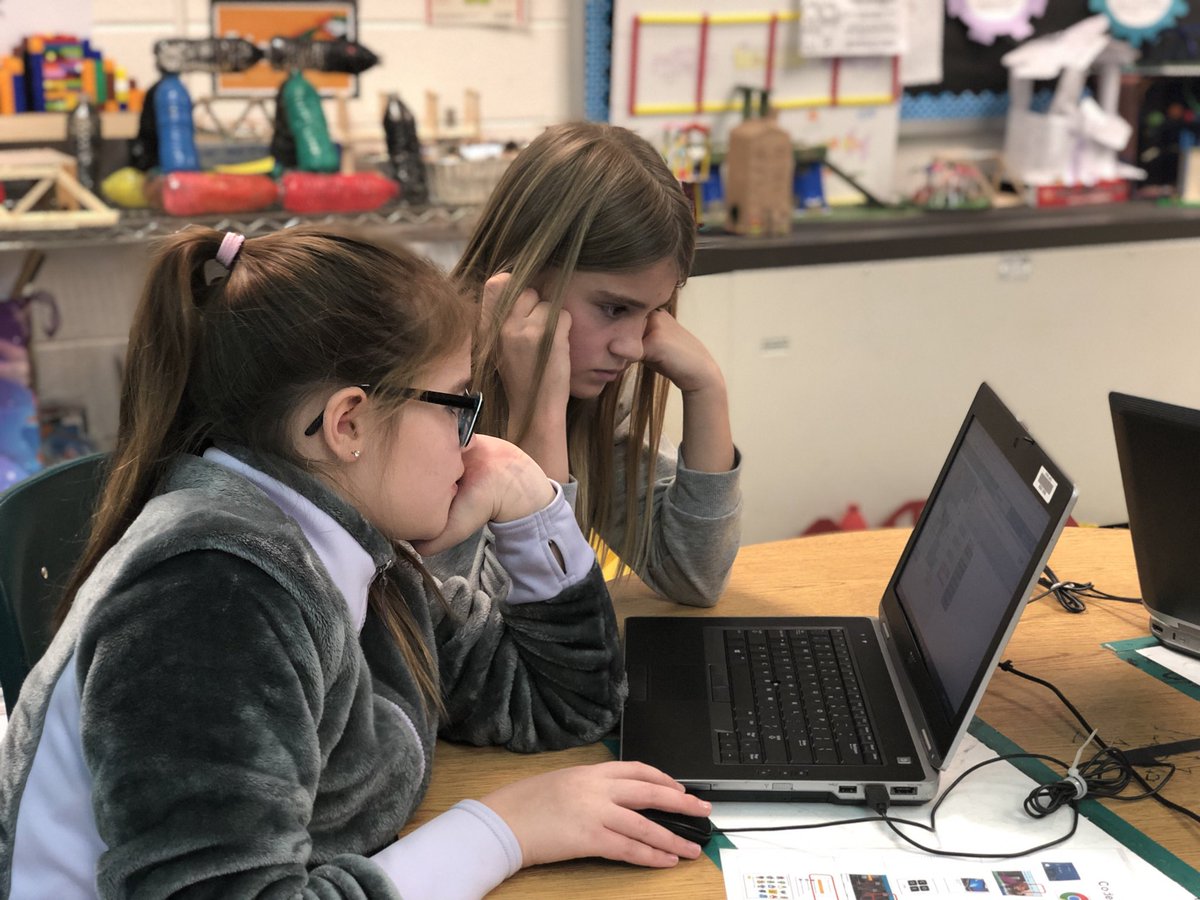 kaitchidester's tweet image. #hourofcode is in FULL FORCE @DeerParkFCPS! Fifth grade is working on the express course using #pairedprogramming @codeorg @hourofcode @FCPSSTEAM #csforall #codeorg @hadip