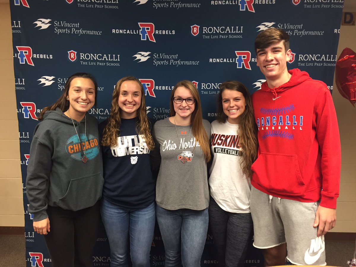 Roncalli_vball's tweet photo. Just love these seniors and the support they give one another all the time! #whereisshane???? https://t.co/jzUbYNMtQS