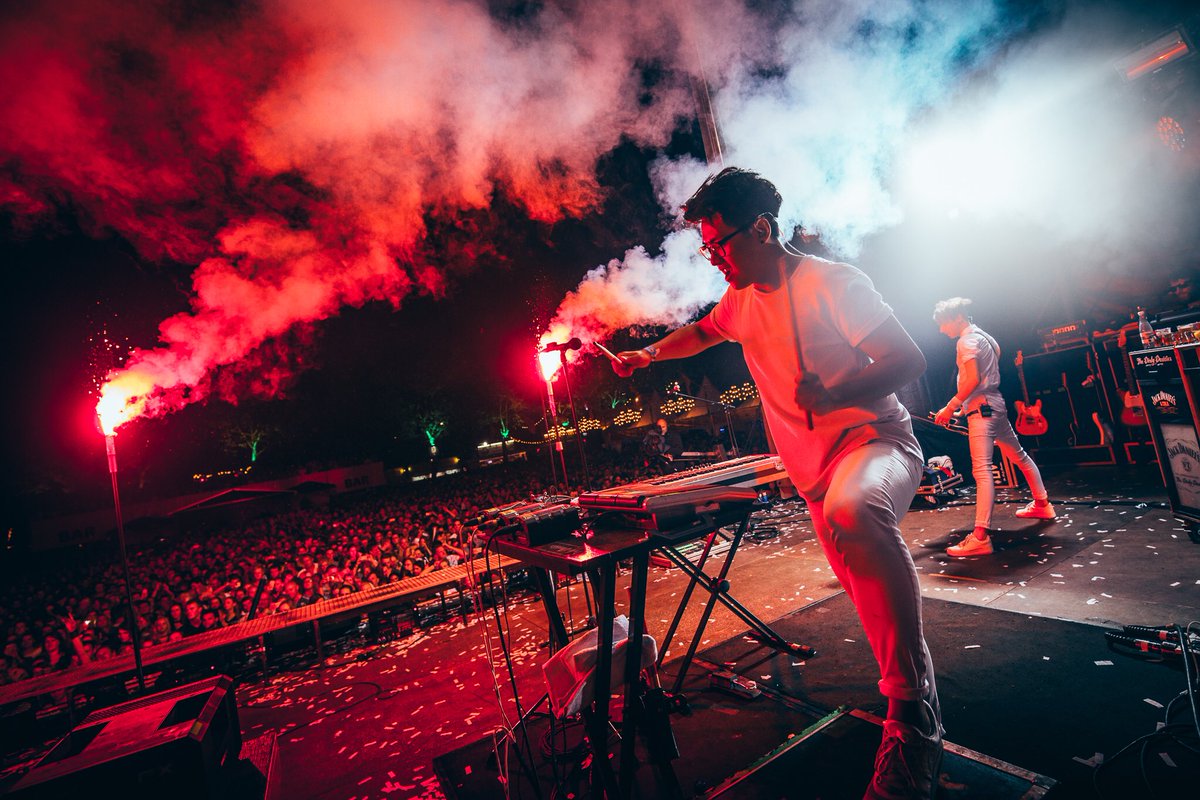 Sinterklaas kapoentje gooit hier even een rits nieuwe shows in ons schoentje! Markelo, Volkel, Dedemsvaart, 't Zand, Neer, Gemert, Scharsterbrug, Ruurlo... Ongekend! Alle data op thedirtydaddies.com, fire in the hole! 💥 
Foto: Nathan Reinds