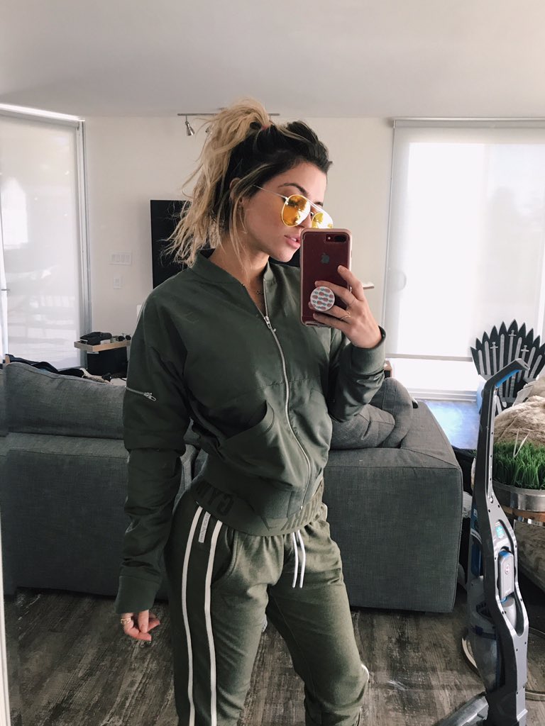 Nikki Blackketter on X: @Gymshark Also, how much do y'all love these  joggers and bomber jackets??? They are in my collection also 😍😍🍍🍍🦈🦈  #lifestyle #PINEAPPLELIFESTYLE xoxo  / X