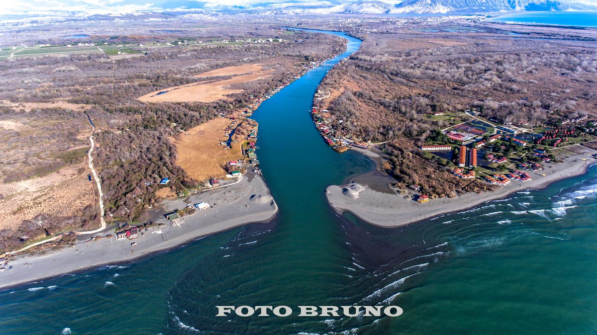 cafemontenegro's tweet photo. Prelijepi prizor iz #Ulcinja, ušće Bojane ponovo otvoreno
https://t.co/AAvUJxYlpJ https://t.co/im9s5i29v7