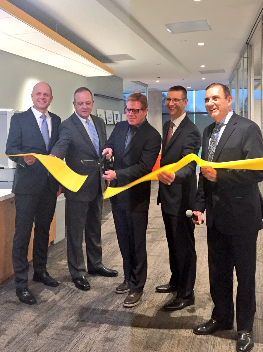 TaylorTalksTech's tweet photo. And the ribbon is cut! Grand opening of the #SAPCoinnovNSQ #COIL @RCardenutoSAP @sinantumer @martinmrugal #MikeLackey #RudiHeld https://t.co/x4JB33M5fO