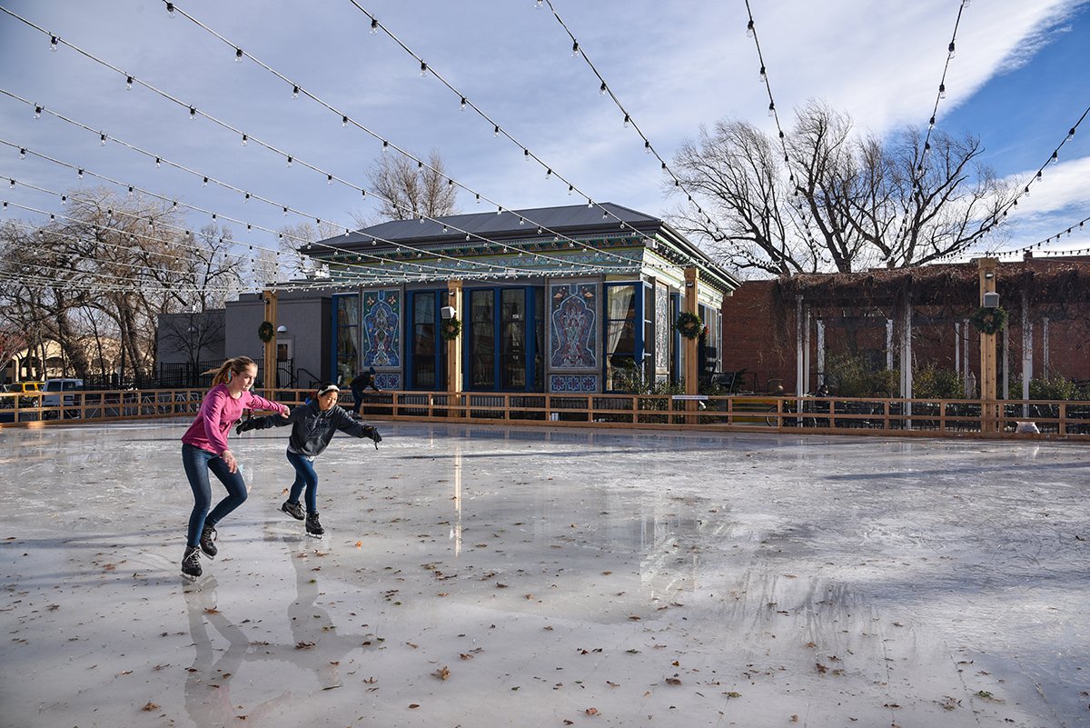 bouldercolorado's tweet image. Outdoor ice skating has returned to @downtownboulder! Skating will be free Saturday from 2 to 4 p.m. Details: ow.ly/93er30gIQZr.
