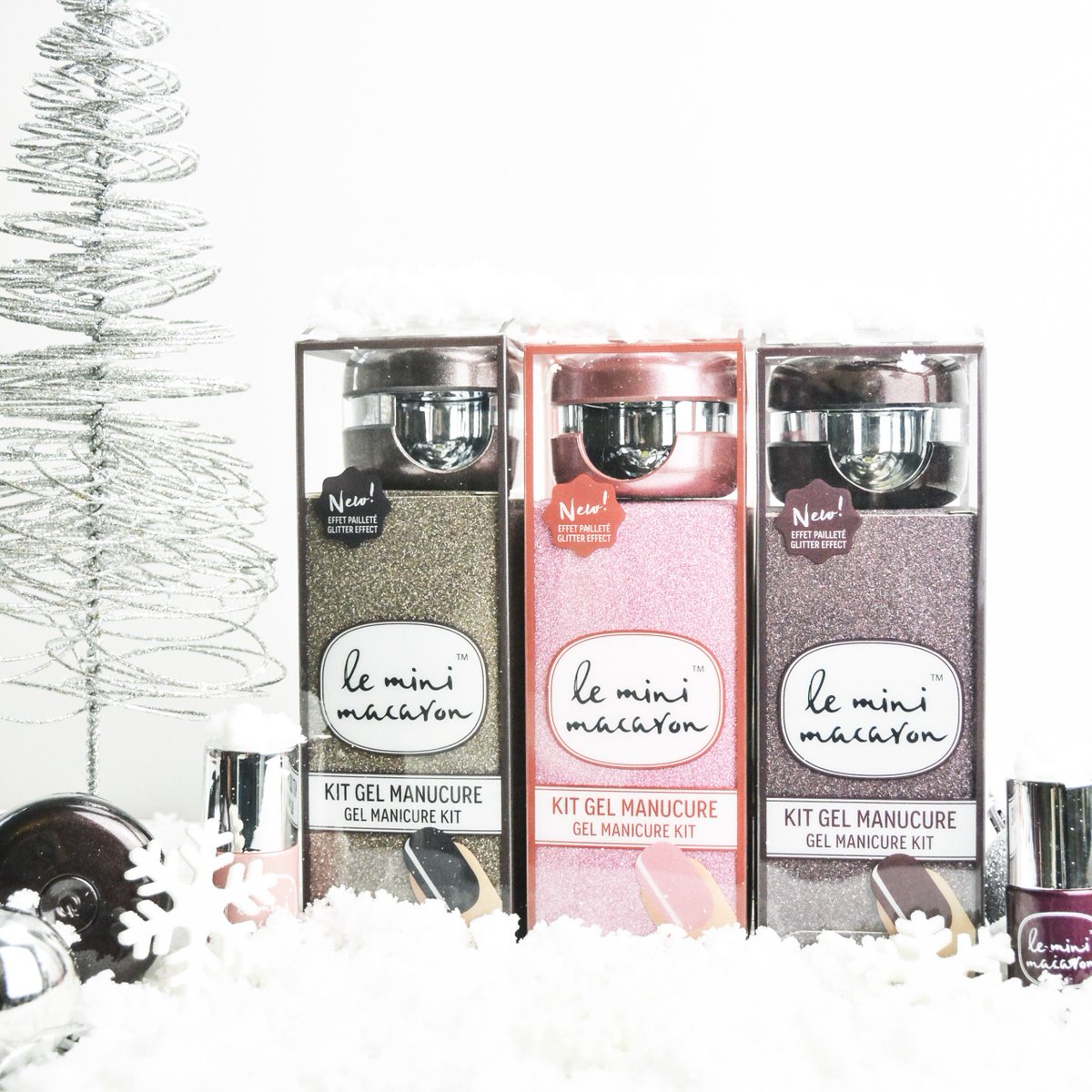 T-minus 20 days until #Christmas! Who’s hoping to find one of our #gorgeous #glitter kits under the tree? 😍🎄✨ And if you haven’t already, check out our Instagram for details on how to enter our Ultimate Manicure Lover #giveaway! 🎁🛍🎉 #leminimacaron #manicure #gelnails