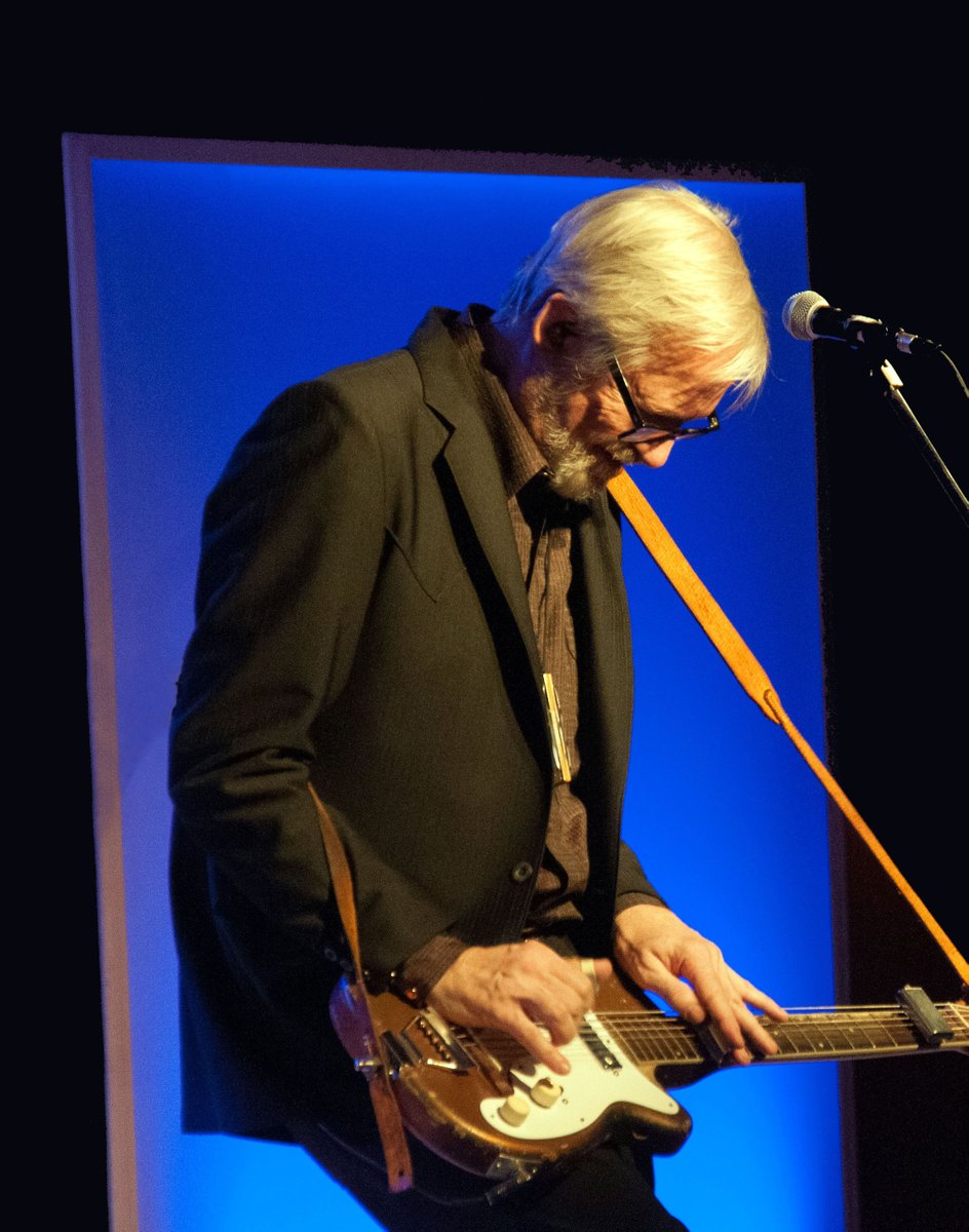 Tom Gray on #lapsteel. Photo by Ralf Standke.