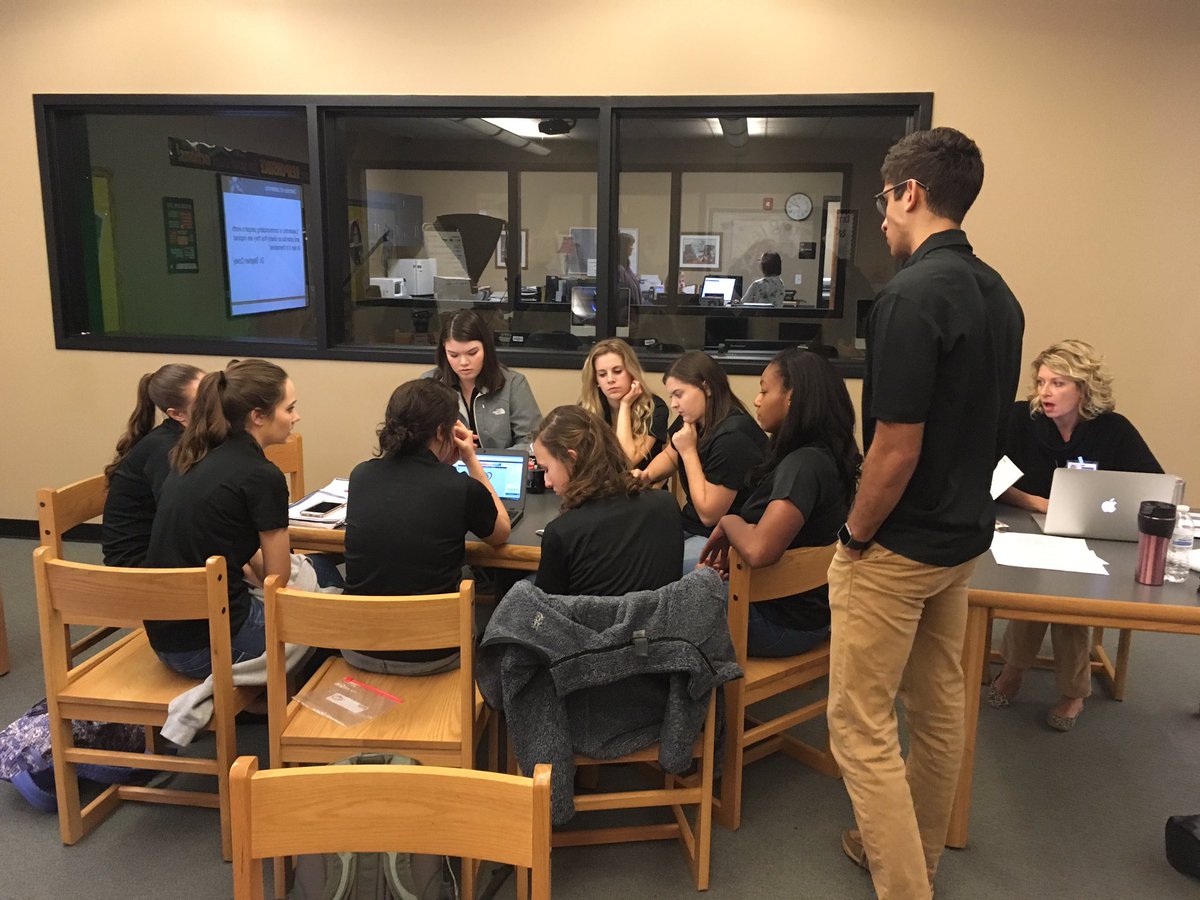 SWAmbassadors's tweet photo. Brainstorming for  #WeHeartSW https://t.co/L0oGkkiDYg