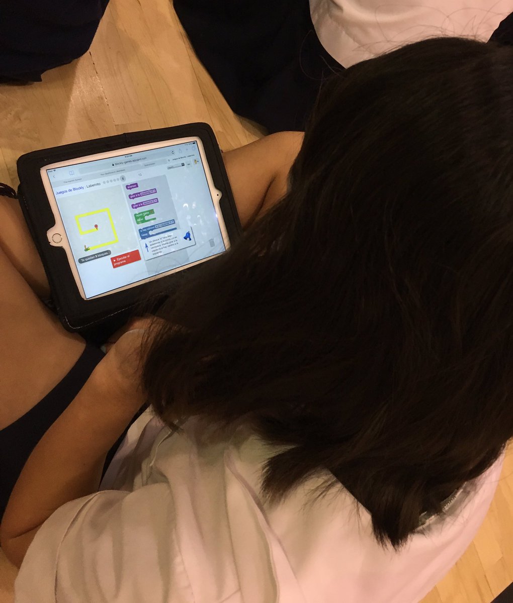 #HourOfCode2017 Day Two <a href="/hamlin/">The Hamlin School</a> #7thgrade girls code in Spanish #coding #stemgendergap